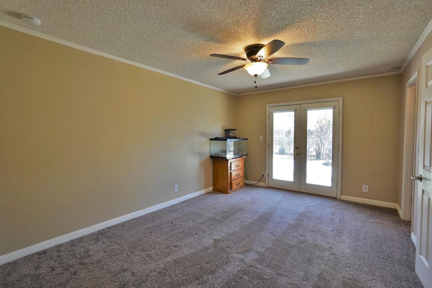 5823 E Washington Ave, Fresno, CA 93727