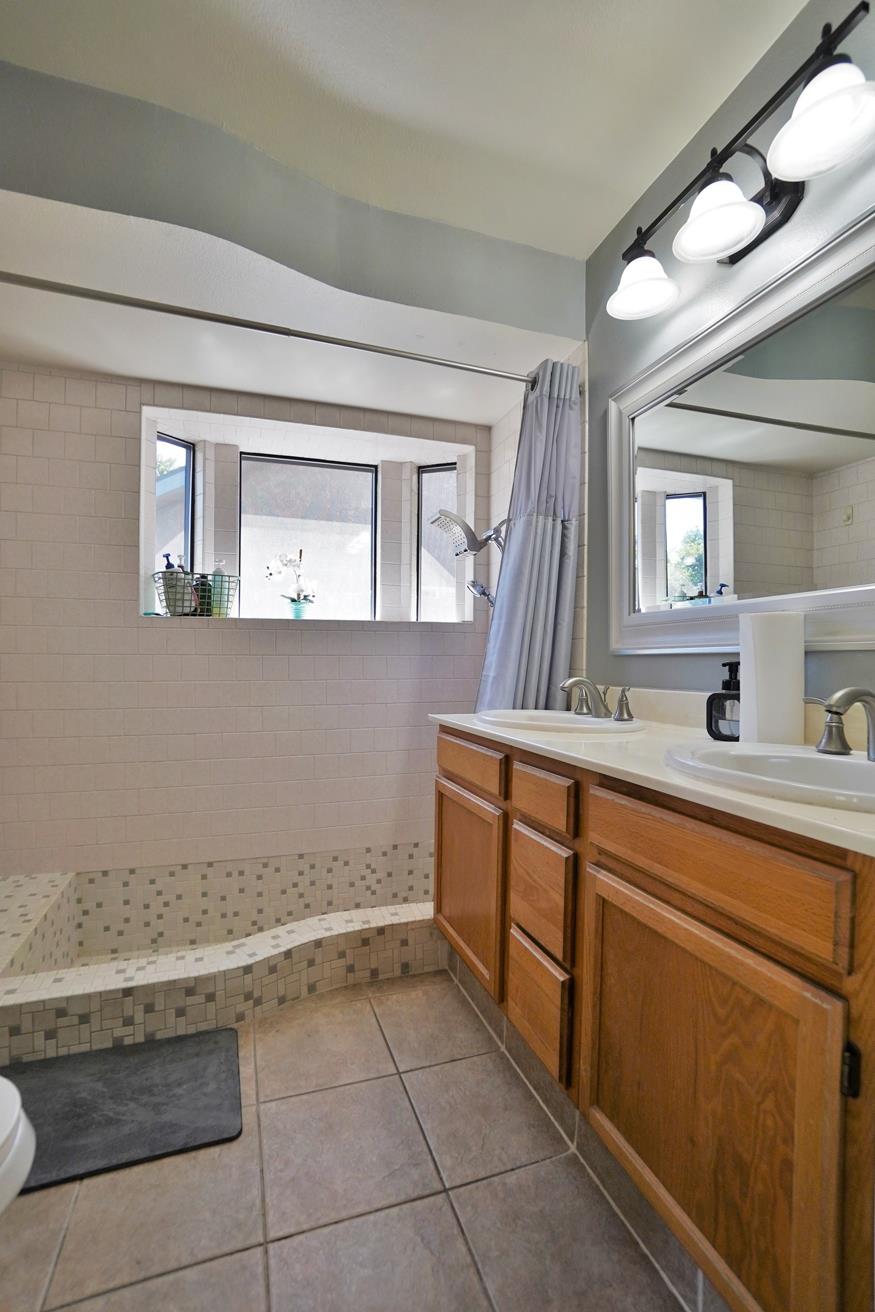 5823 E Washington Ave, Fresno, CA 93727