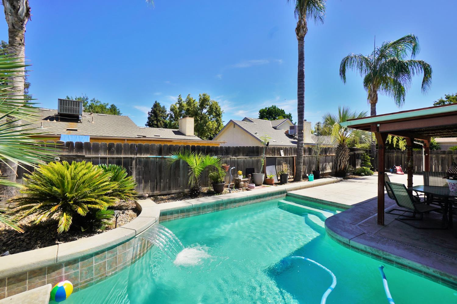 5823 E Washington Ave, Fresno, CA 93727