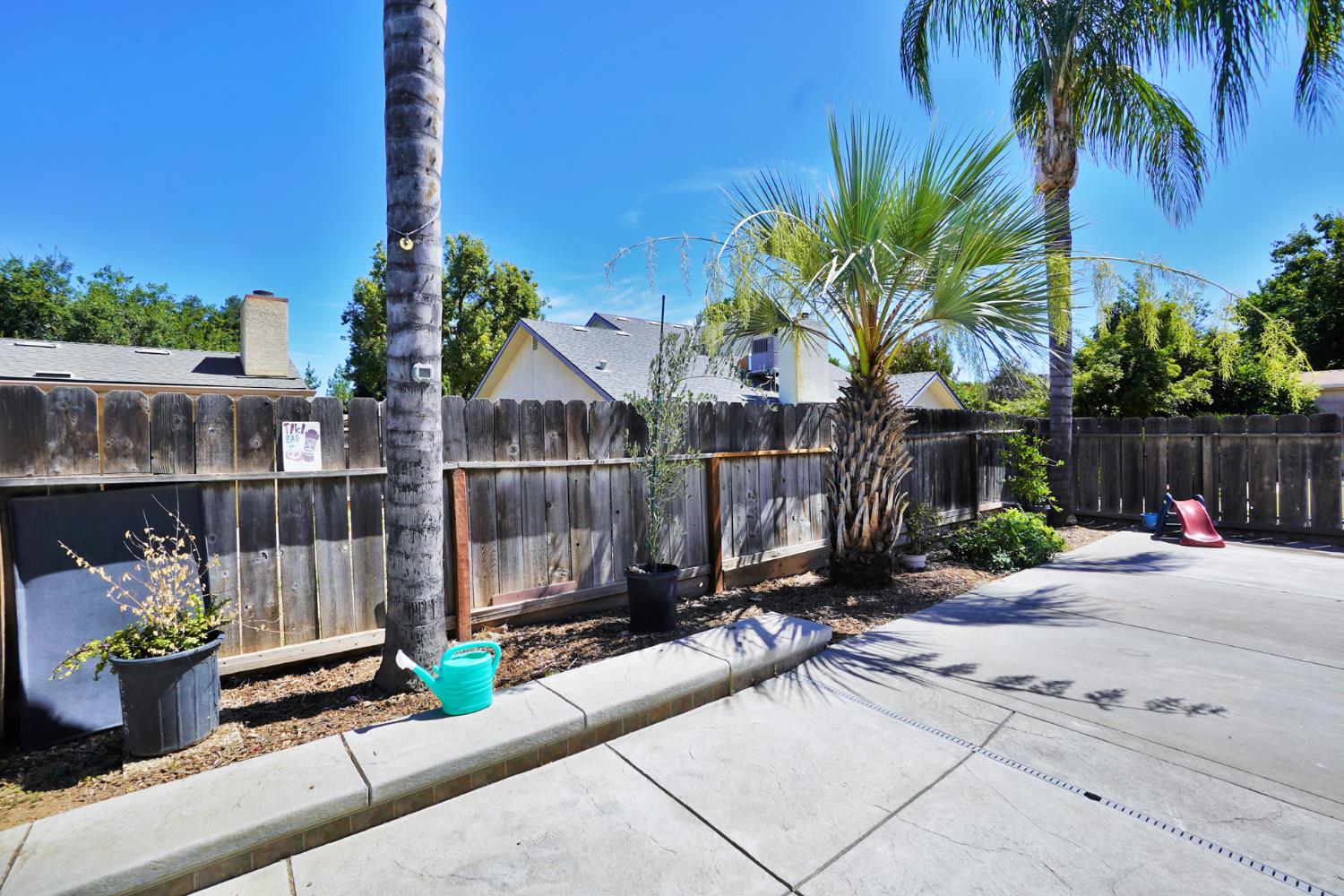 5823 E Washington Ave, Fresno, CA 93727