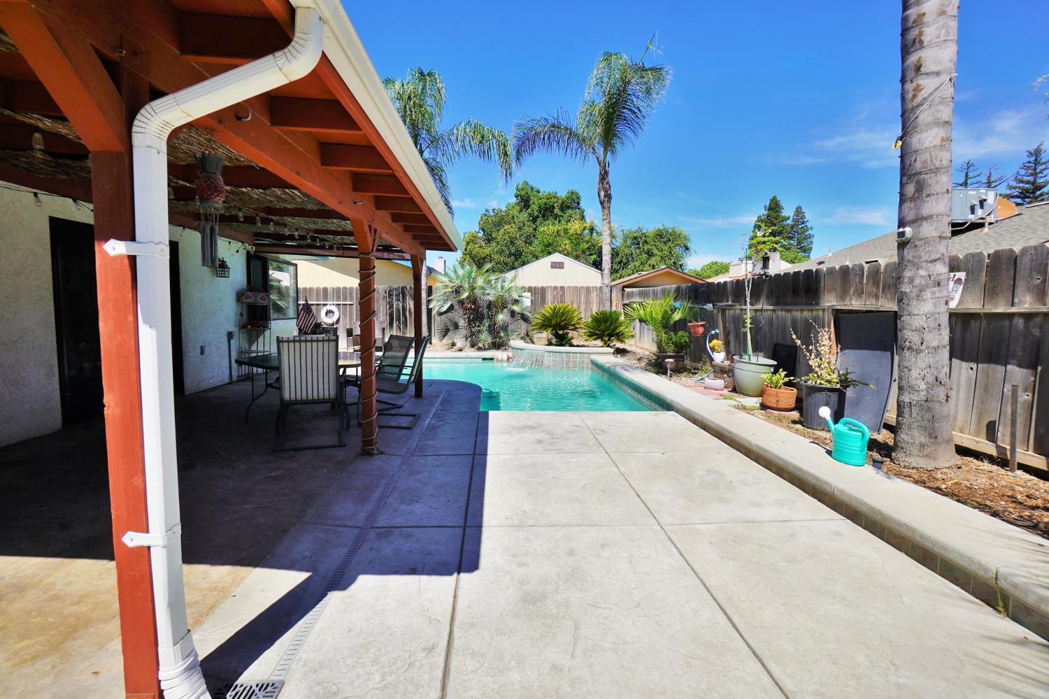 5823 E Washington Ave, Fresno, CA 93727