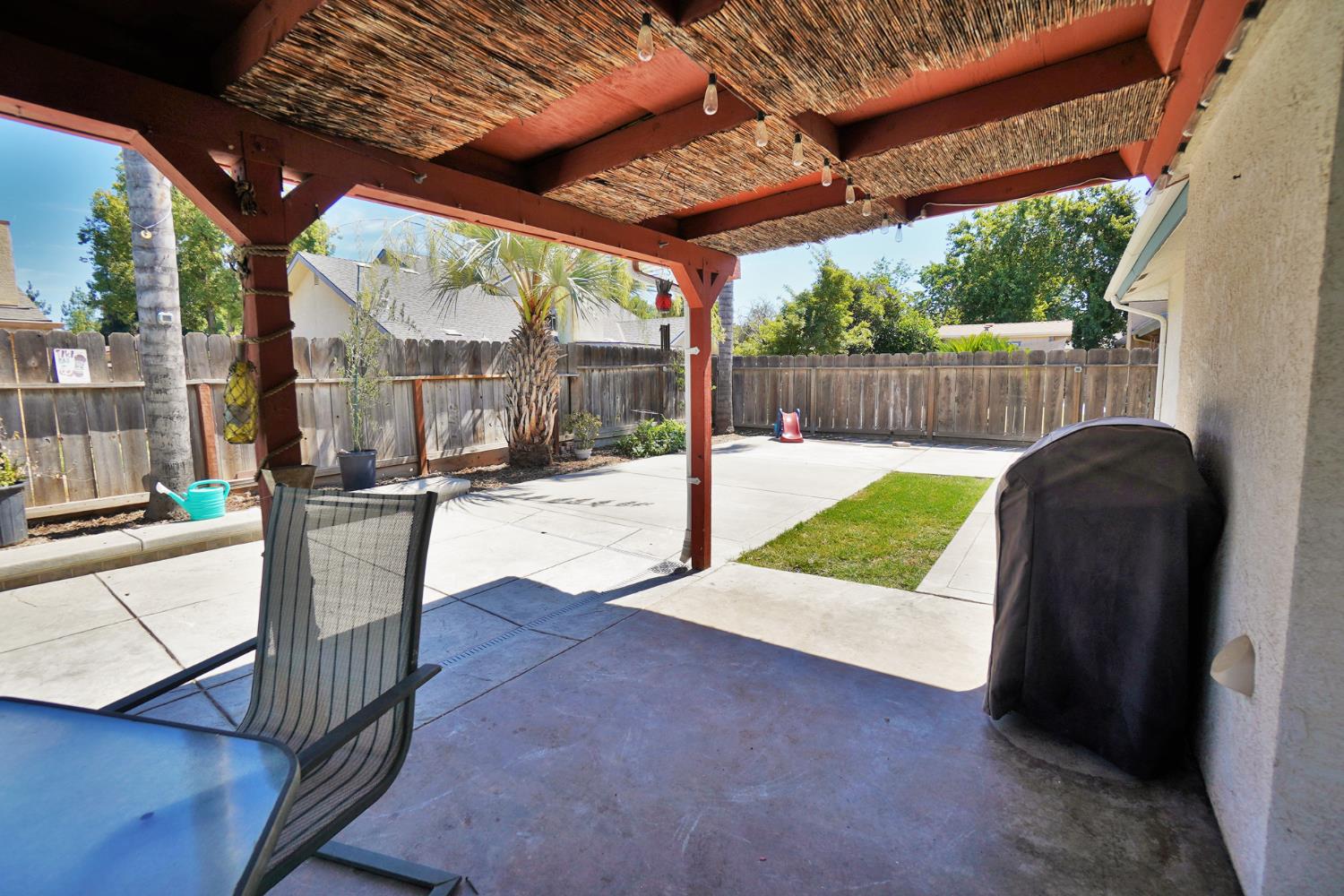 5823 E Washington Ave, Fresno, CA 93727
