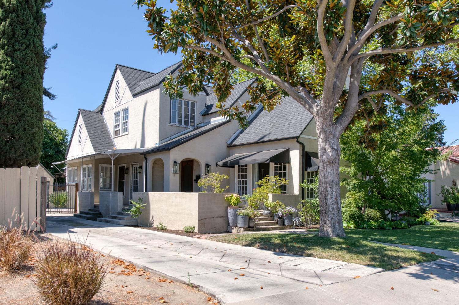 544 E Clinton, Fresno, CA 93704