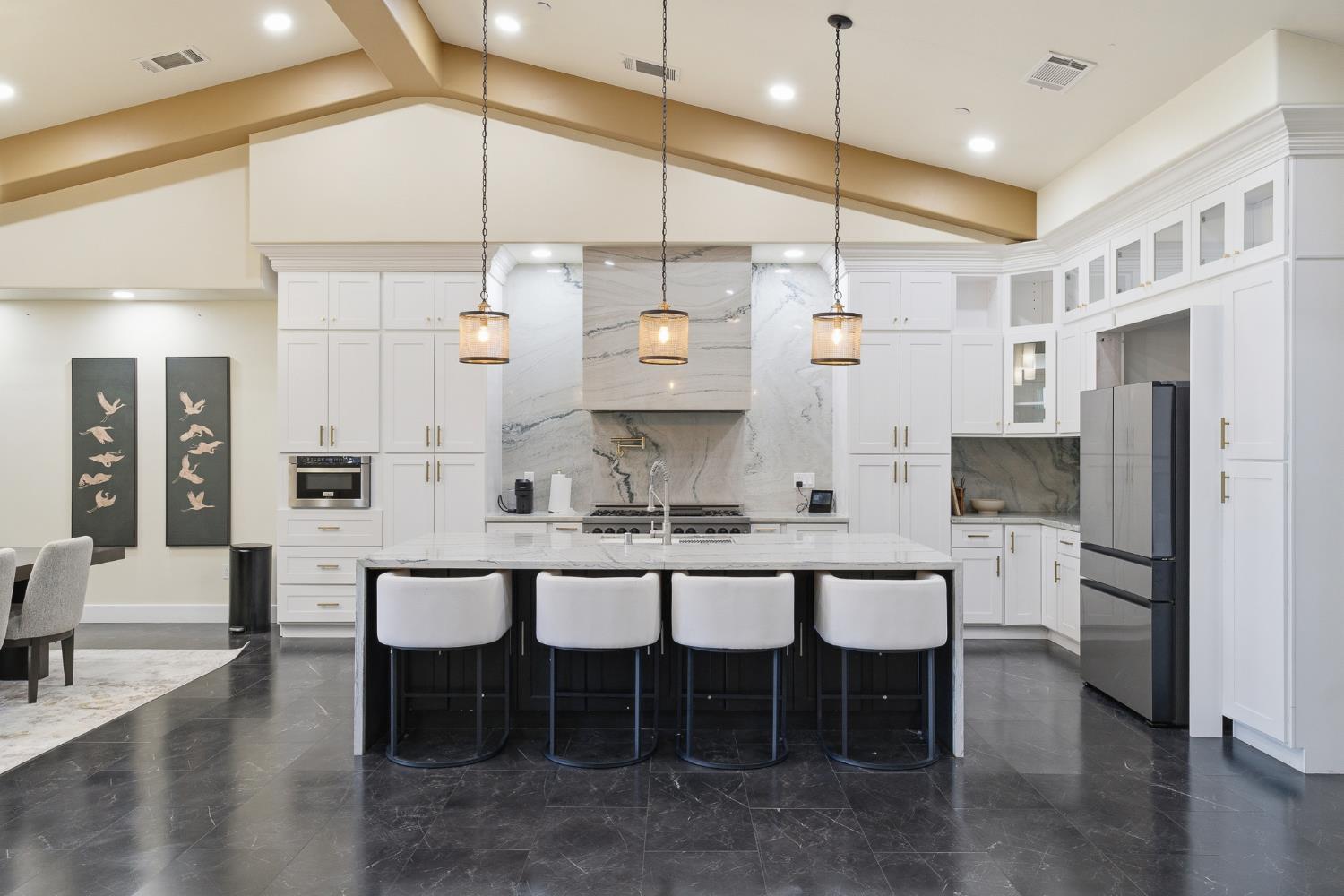 2308 S Minnewawa Ave, Fresno, CA 93727