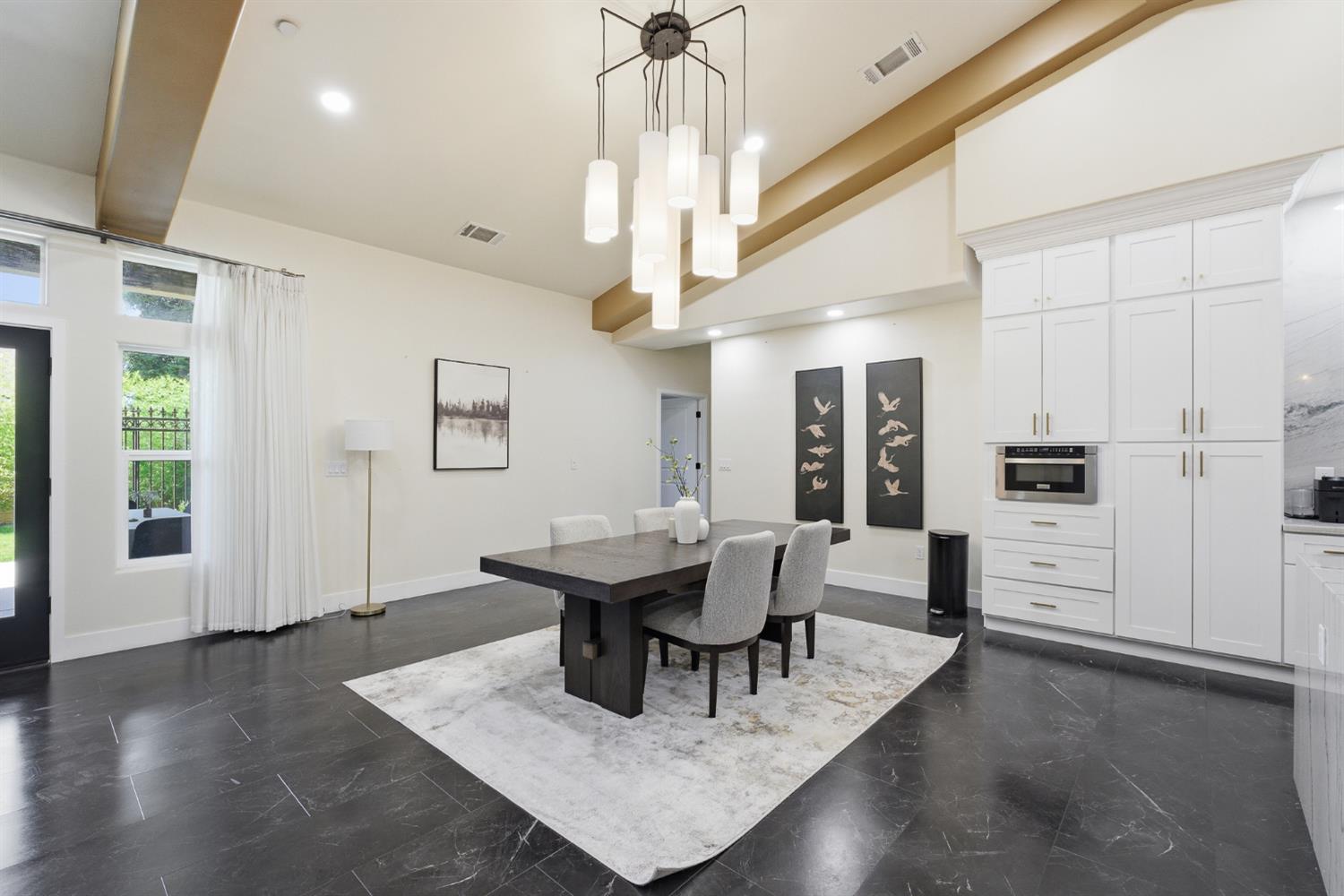 2308 S Minnewawa Ave, Fresno, CA 93727