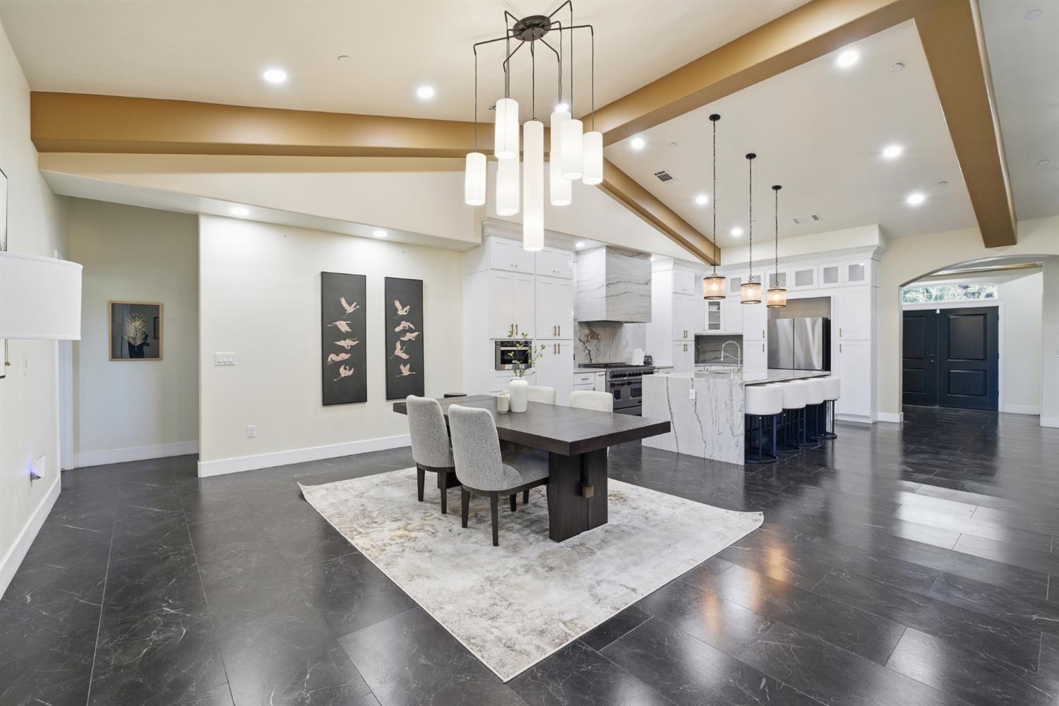 2308 S Minnewawa Ave, Fresno, CA 93727