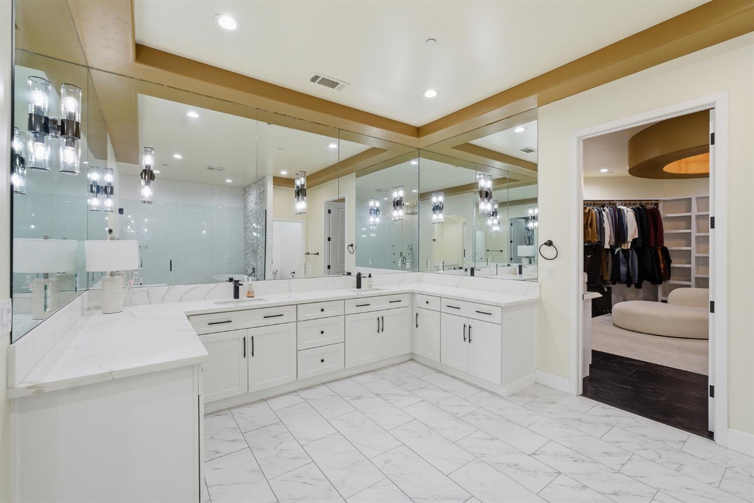 2308 S Minnewawa Ave, Fresno, CA 93727