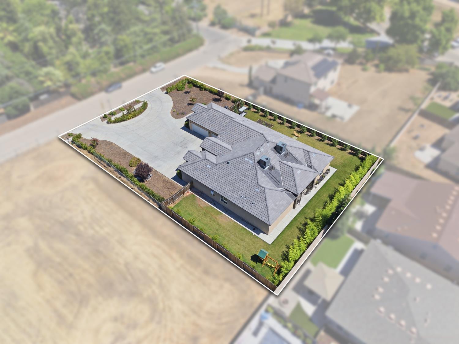 2308 S Minnewawa Ave, Fresno, CA 93727