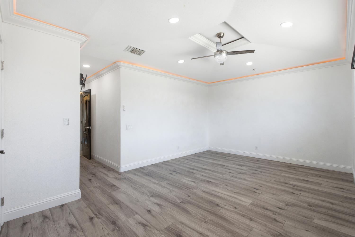 6552 N Augusta St, Fresno, CA 93710