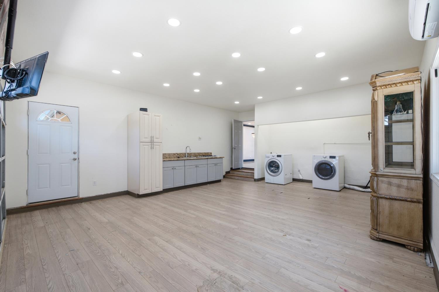 6552 N Augusta St, Fresno, CA 93710