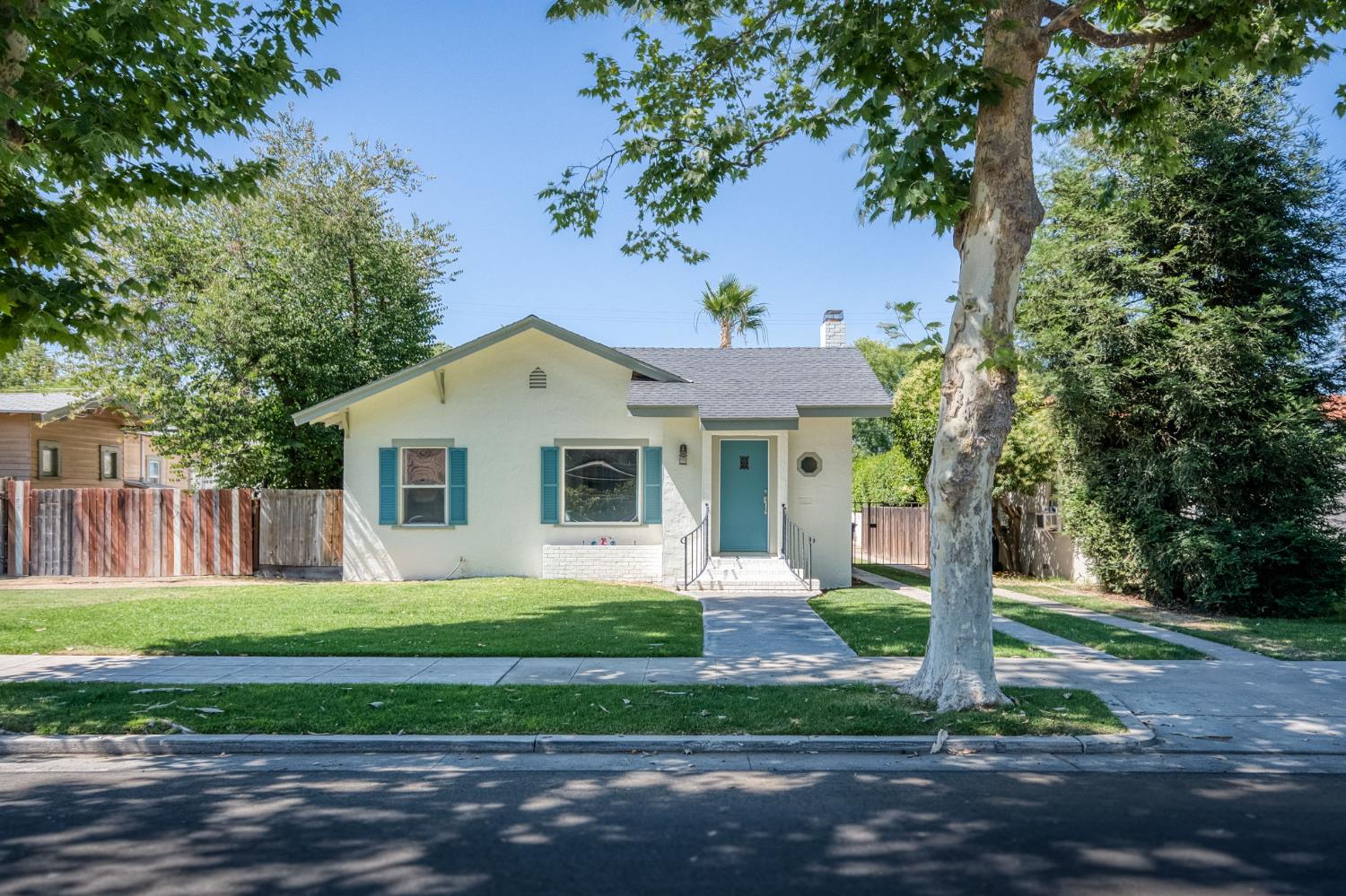 659 E Harvard Ave, Fresno, CA 93704