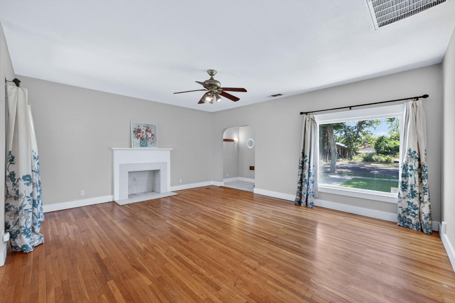 659 E Harvard Ave, Fresno, CA 93704