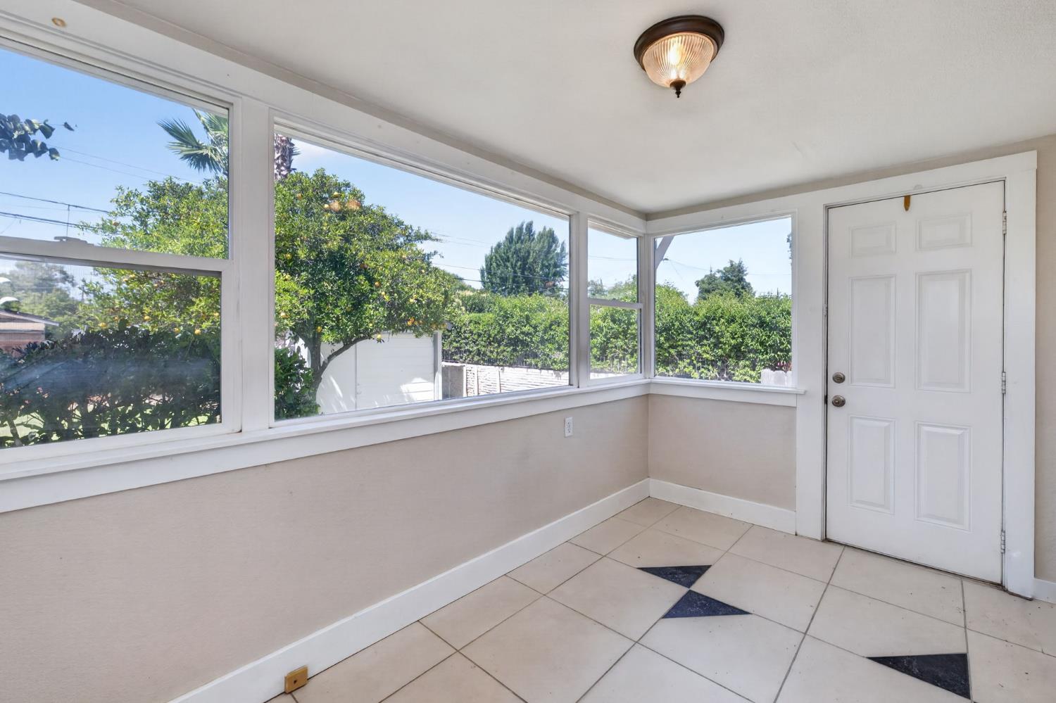 659 E Harvard Ave, Fresno, CA 93704