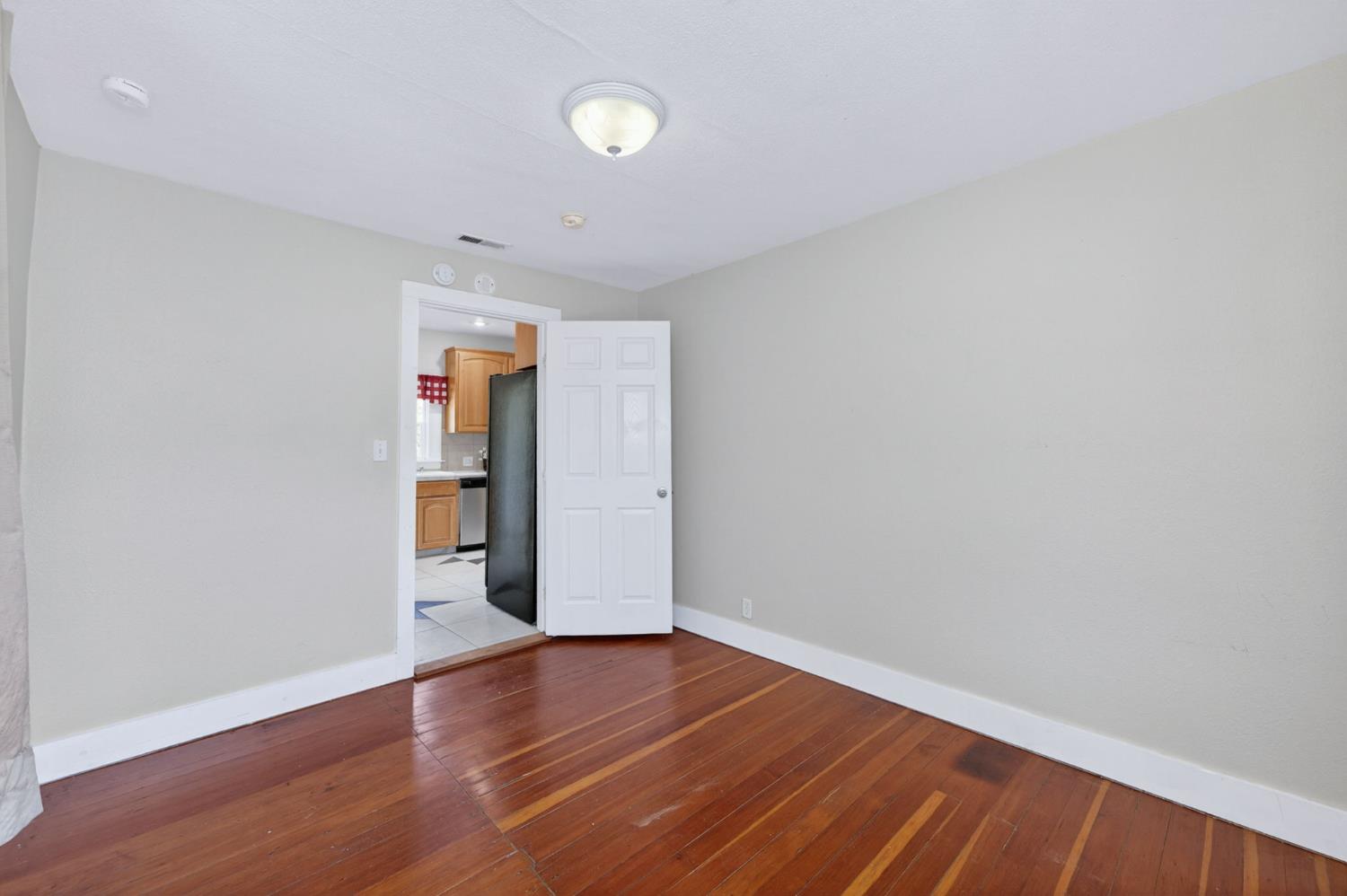 659 E Harvard Ave, Fresno, CA 93704