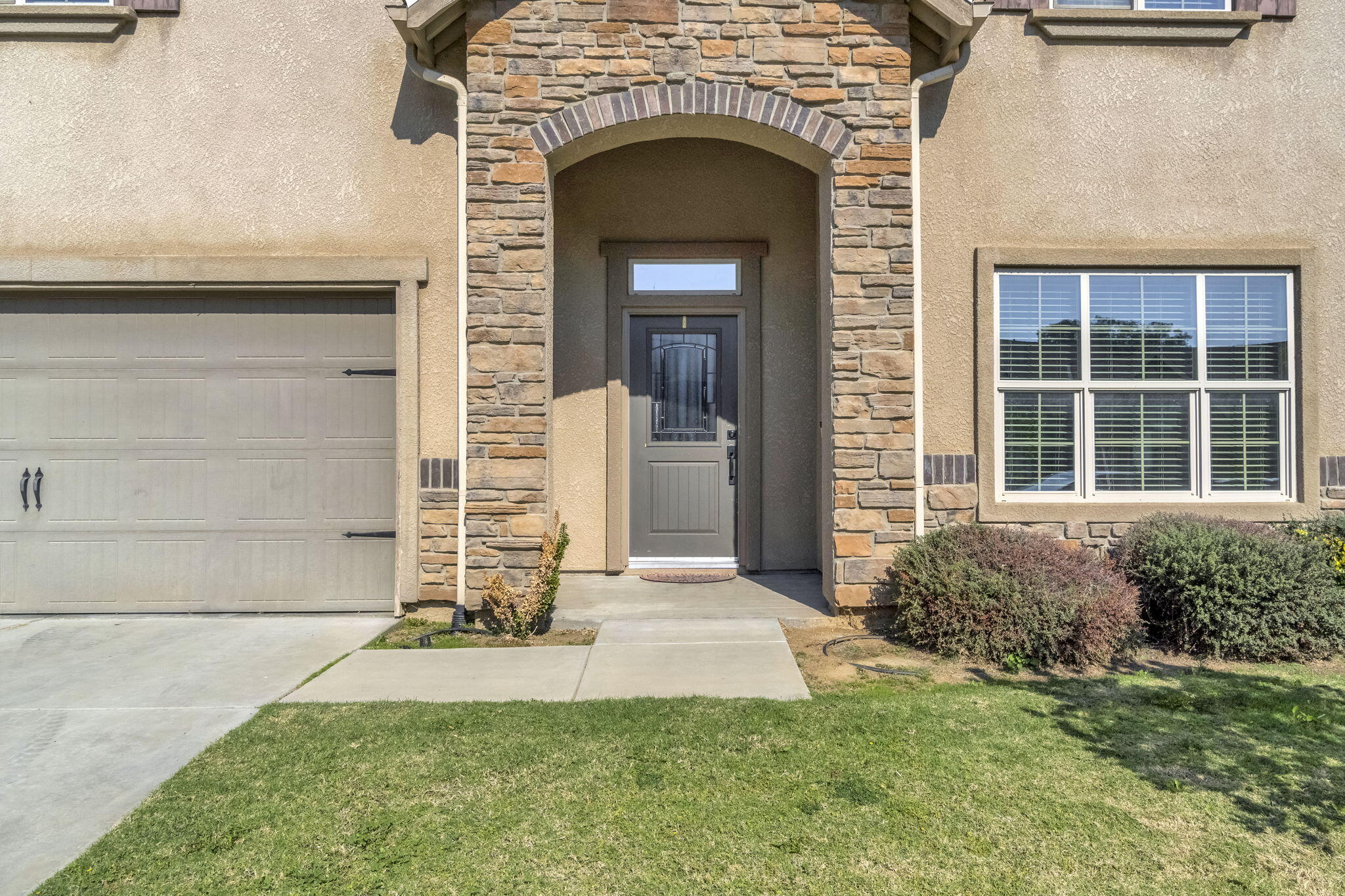 6165 E Farrin Ave, Fresno, CA 93727