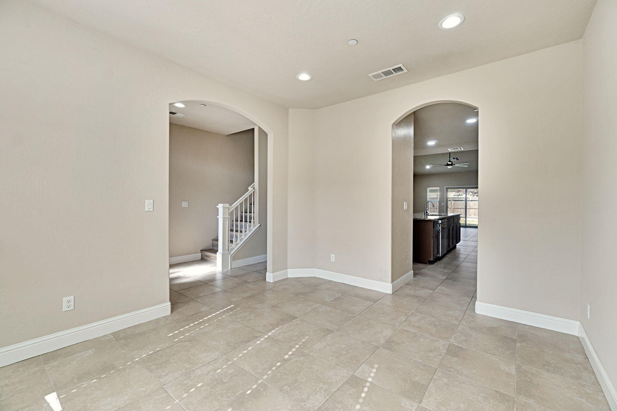 6165 E Farrin Ave, Fresno, CA 93727