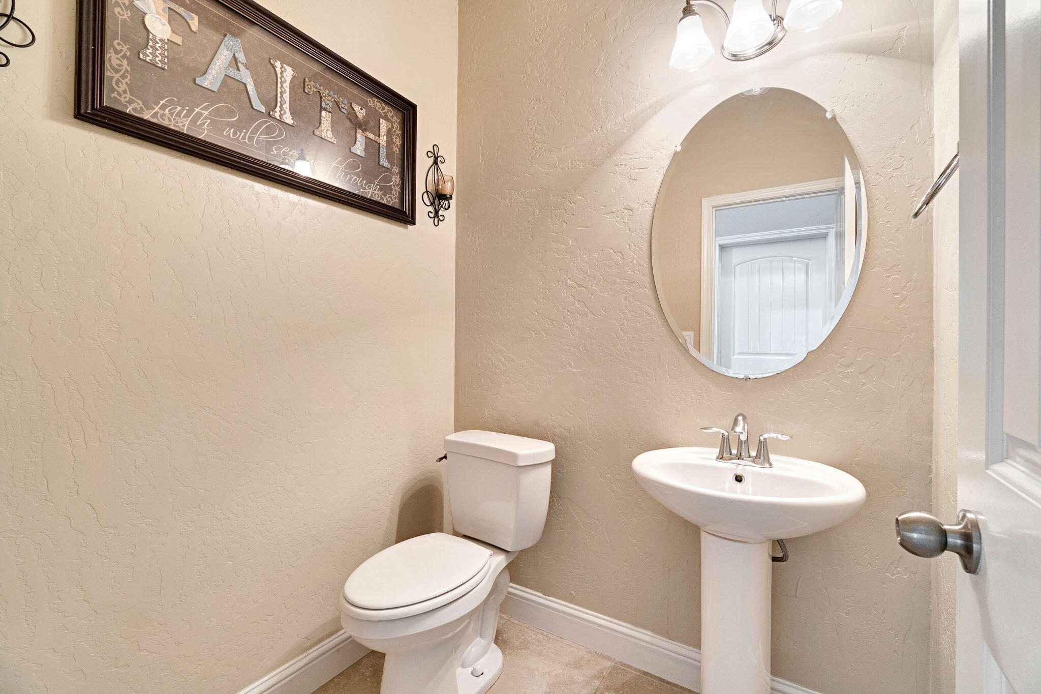 6165 E Farrin Ave, Fresno, CA 93727