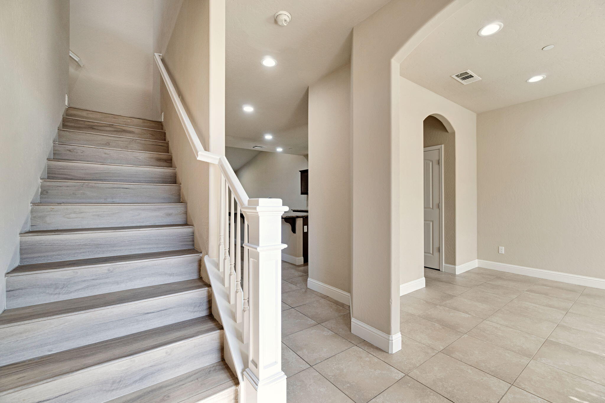 6165 E Farrin Ave, Fresno, CA 93727