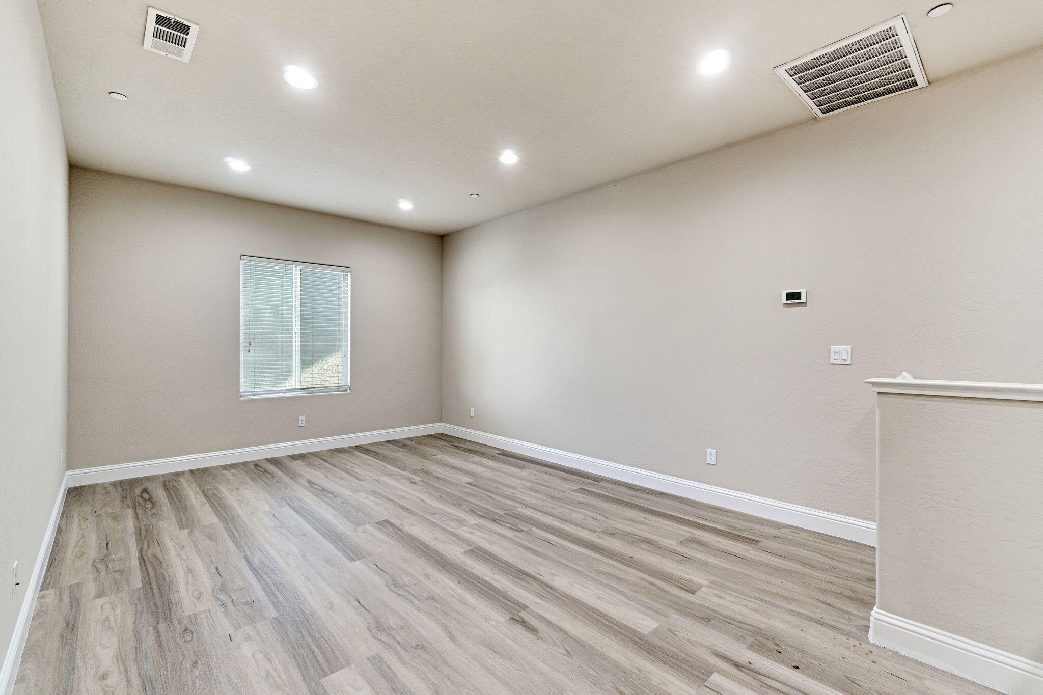 6165 E Farrin Ave, Fresno, CA 93727