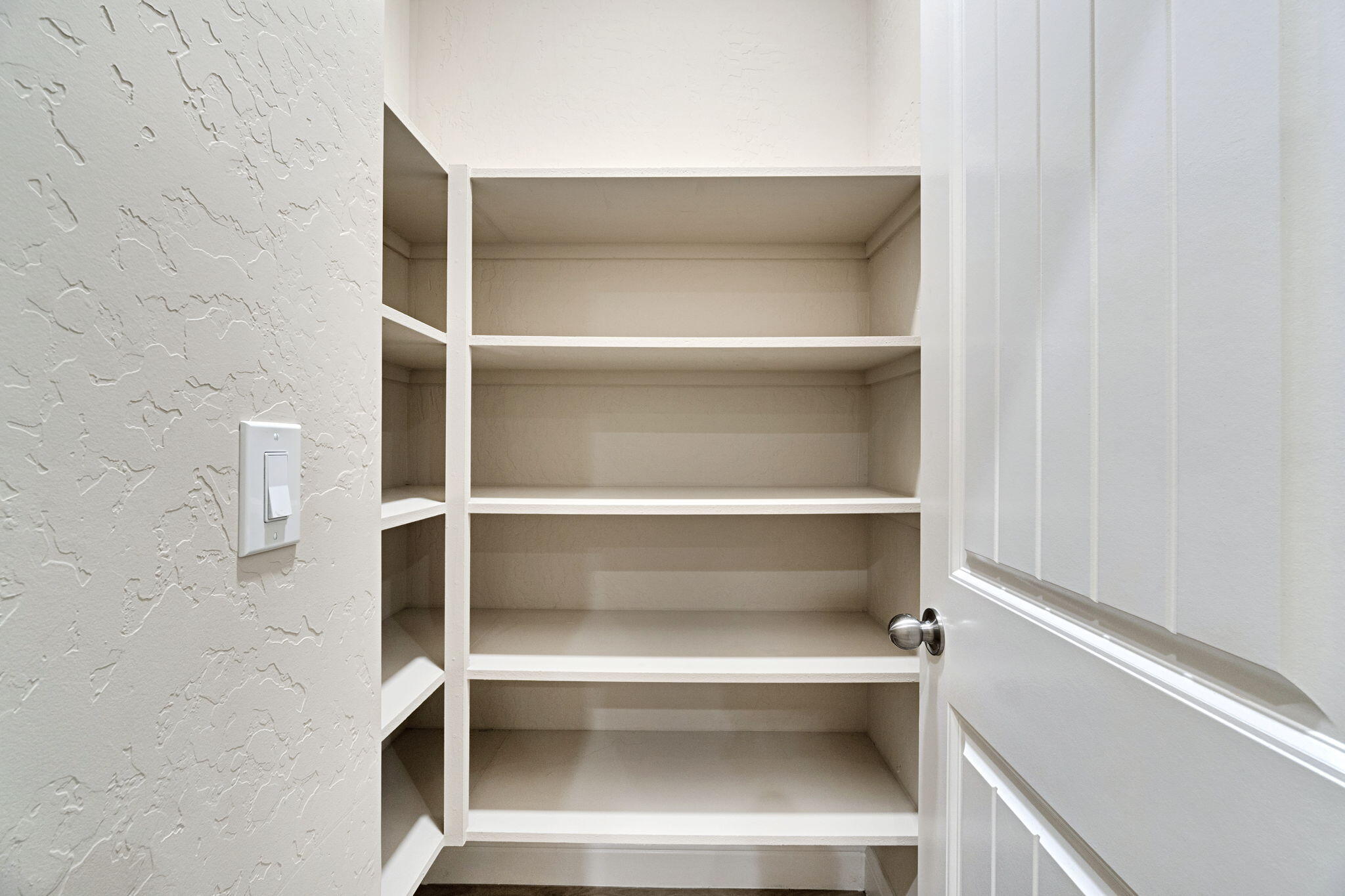 6165 E Farrin Ave, Fresno, CA 93727